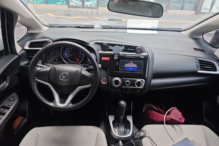 Used Honda Fit 2014 1.5L EX CVT Elite Model Center Console