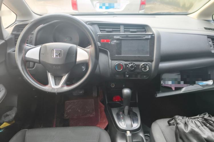 Used Honda Fit 2014 1.5L LX CVT Comfort Model Center Console