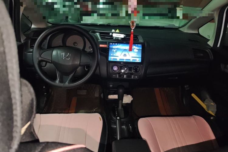 Used Honda Fit 2014 1.5L LX CVT Comfort Model Center Console