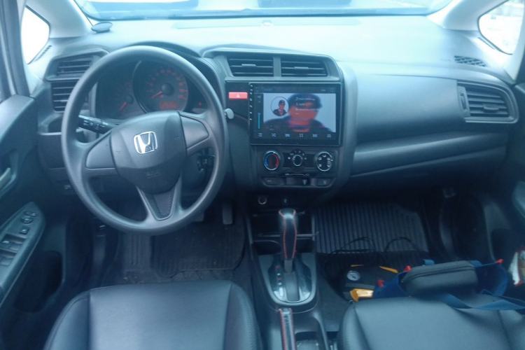 Used Honda Fit 2014 1.5L LX CVT Comfort Model Center Console