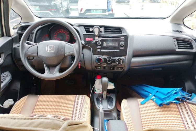 Used Honda Fit 2014 1.5L LX CVT Comfort Model Center Console