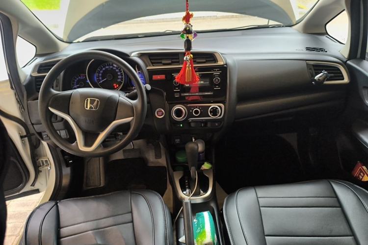 Used Honda Fit 2014 1.5L EX CVT Elite Model Center Console