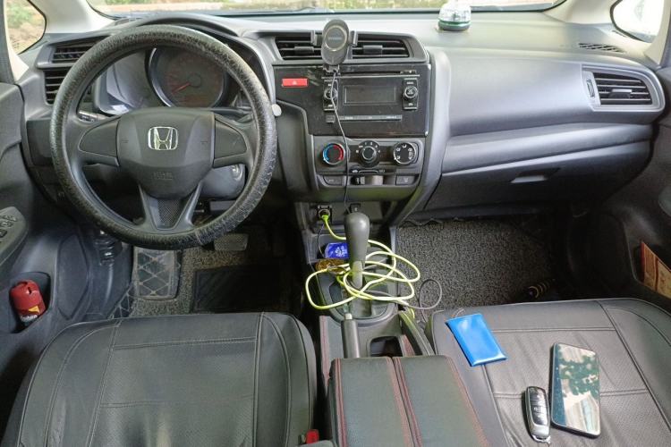 Used Honda Fit 2014 1.5L LX CVT Comfort Model Center Console