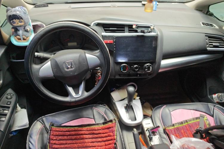 Used Honda Fit 2014 1.5L LX CVT Comfort Model Center Console
