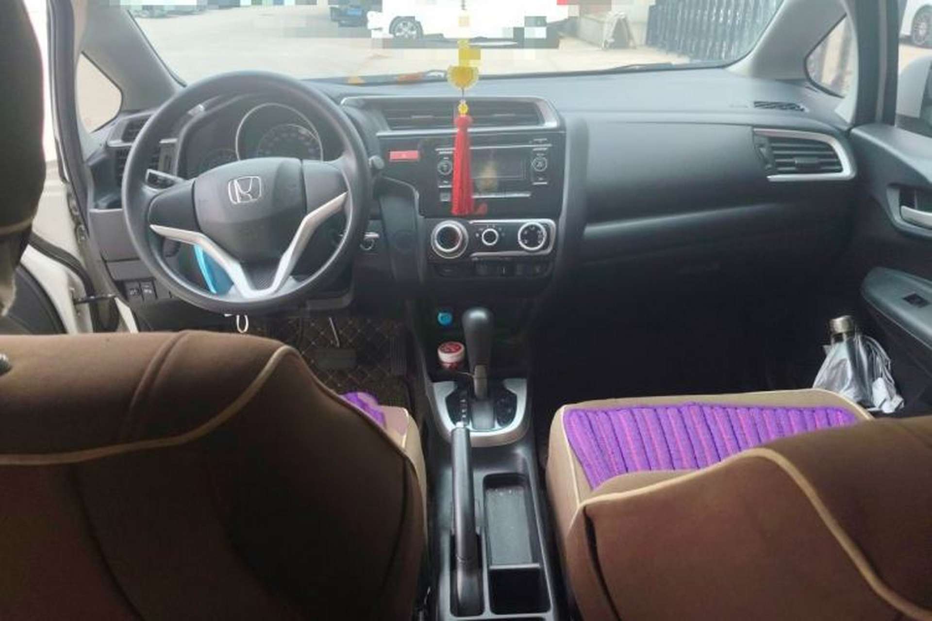 Used Honda Fit 2014 1.5L SE CVT Fashion Model Center Console