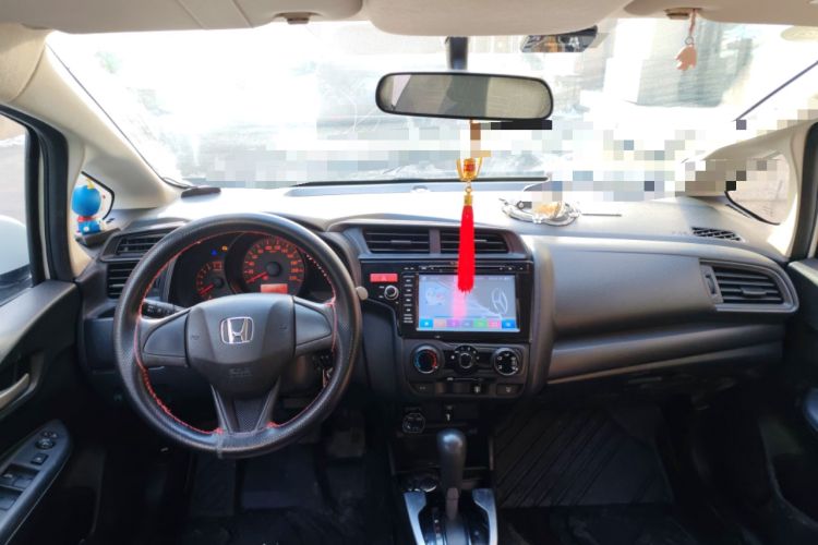 Used Honda Fit 2014 1.5L LX CVT Comfort Model Center Console