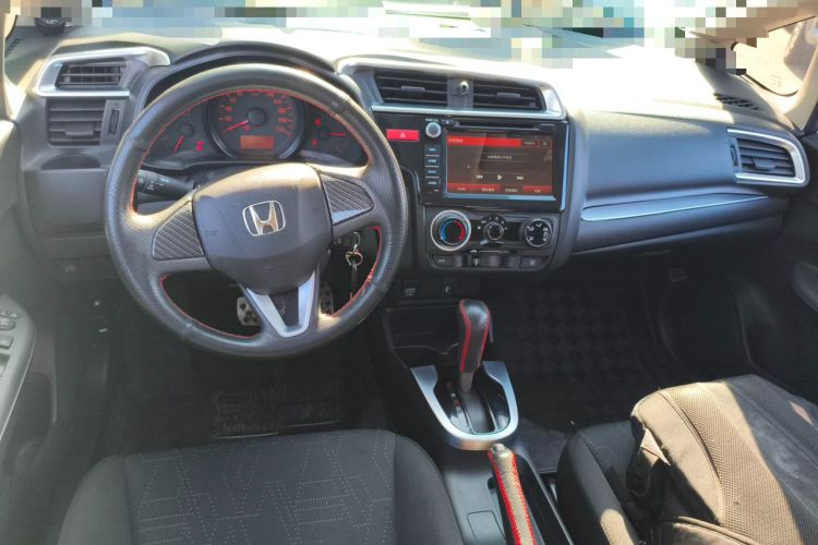 Used Honda Fit 2014 1.5L LX CVT Comfort Model Center Console