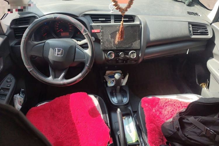 Used Honda Fit 2014 1.5L LX CVT Comfort Model Center Console