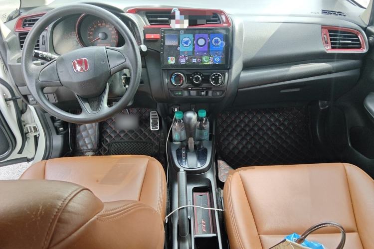 Used Honda Fit 2014 1.5L LX CVT Comfort Model Center Console