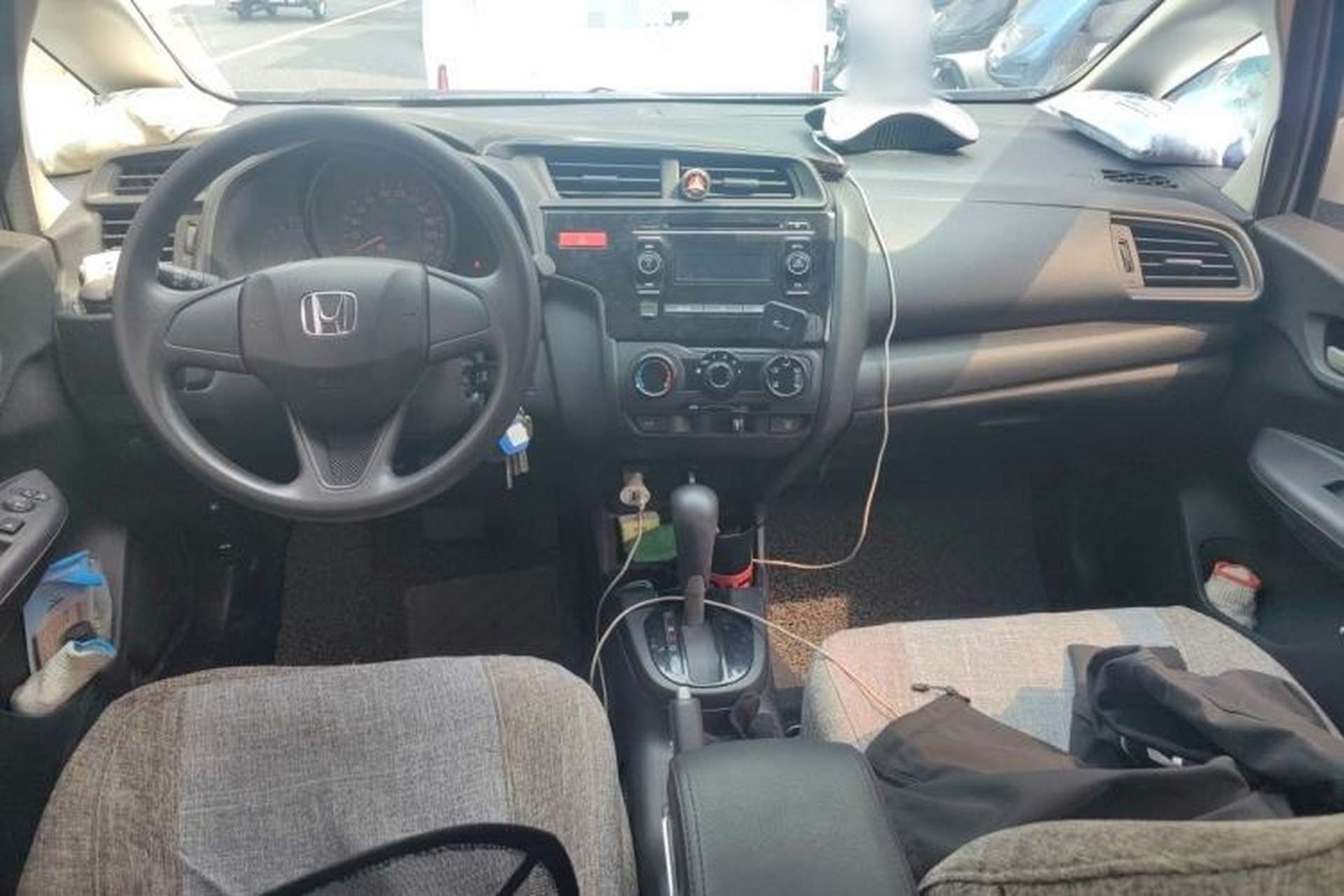 Used Honda Fit 2014 1.5L LX CVT Comfort Model Center Console