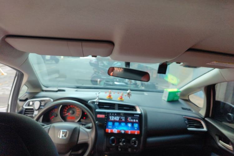 Used Honda Fit 2014 1.5L LX CVT Comfort Model Center Console