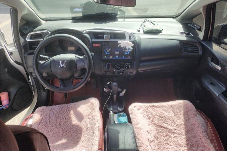 Used Honda Fit 2014 1.5L LX CVT Comfort Model Center Console