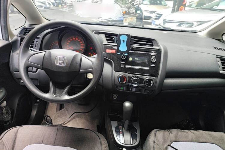 Used Honda Fit 2014 1.5L LX CVT Comfort Model Center Console