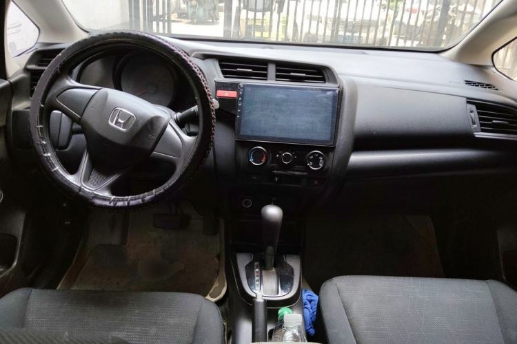 Used Honda Fit 2014 1.5L LX CVT Comfort Model Center Console