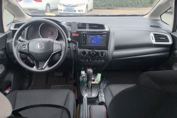 Used Honda Fit 2014 1.5L LX CVT Comfort Model Center Console