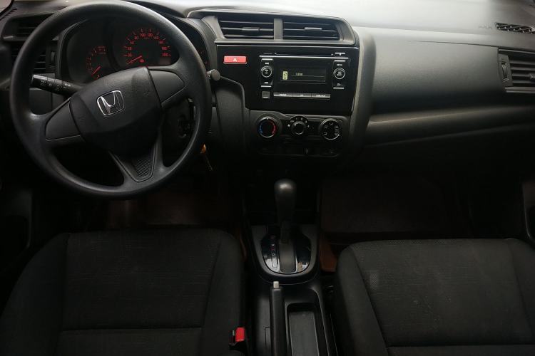Used Honda Fit 2014 1.5L LX CVT Comfort Model Center Console