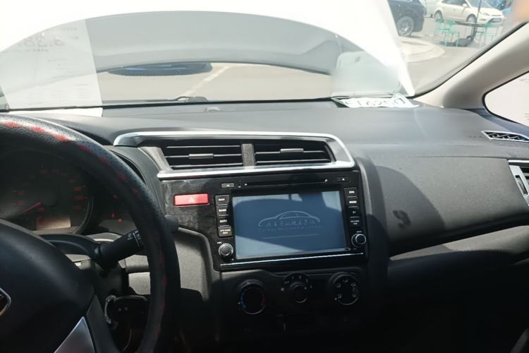 Used Honda Fit 2014 1.5L LX CVT Comfort Model Center Console
