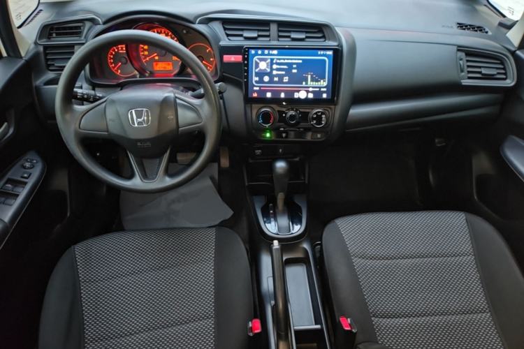 Used Honda Fit 2014 1.5L LX CVT Comfort Model Center Console