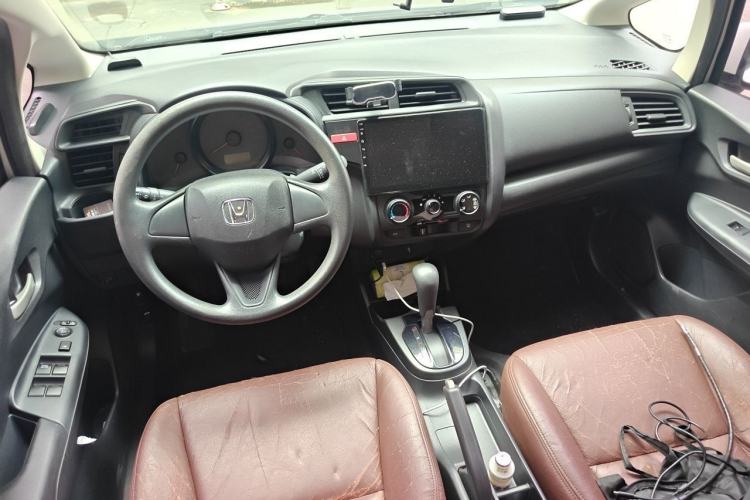 Used Honda Fit 2014 1.5L LX CVT Comfort Model Center Console