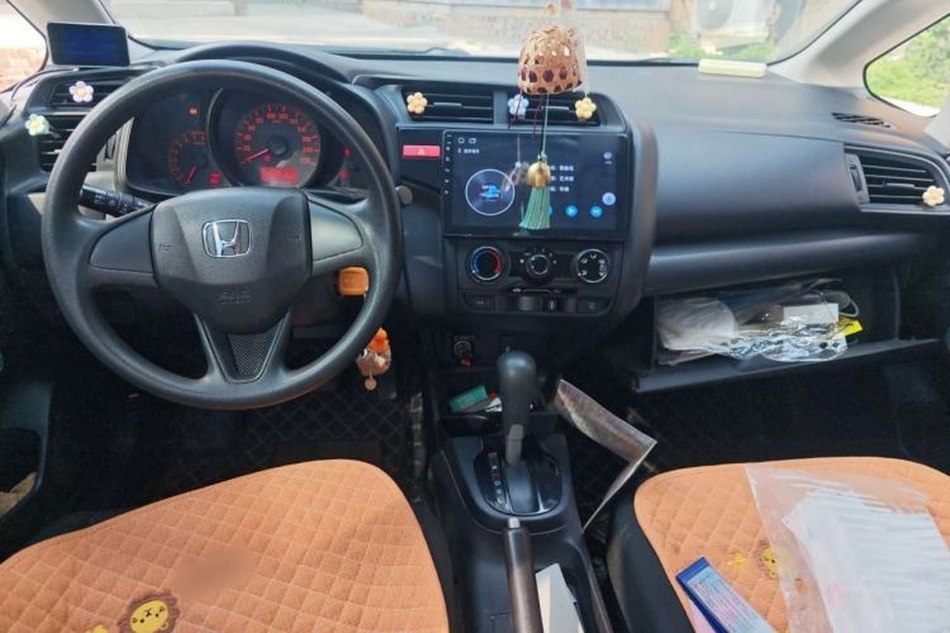 Used Honda Fit 2014 1.5L LX CVT Comfort Model Center Console