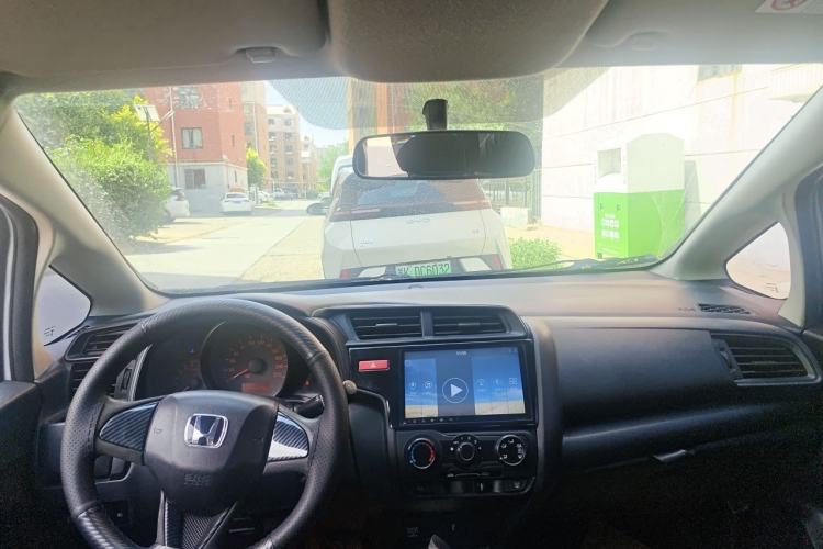 Used Honda Fit 2014 1.5L LX Manual Comfort Model Center Console
