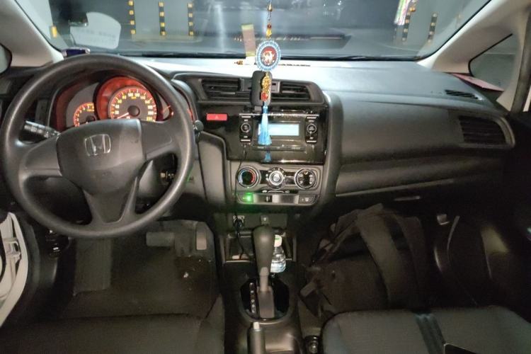 Used Honda Fit 2014 1.5L LX CVT Comfort Model Center Console
