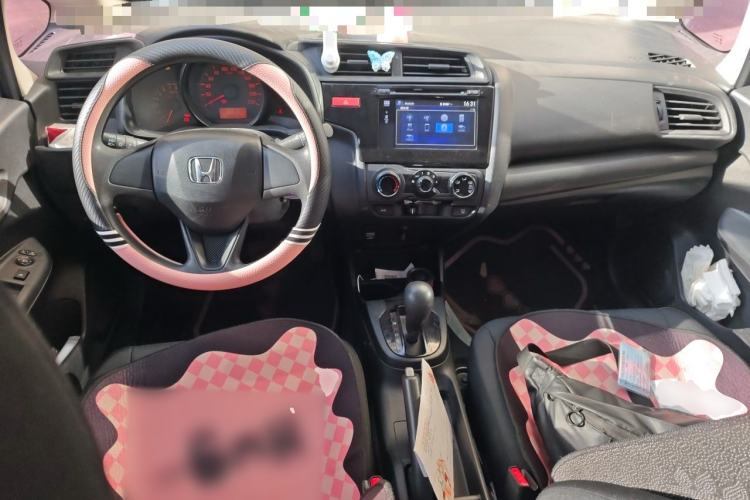 Used Honda Fit 2014 1.5L LX CVT Comfort Model Center Console