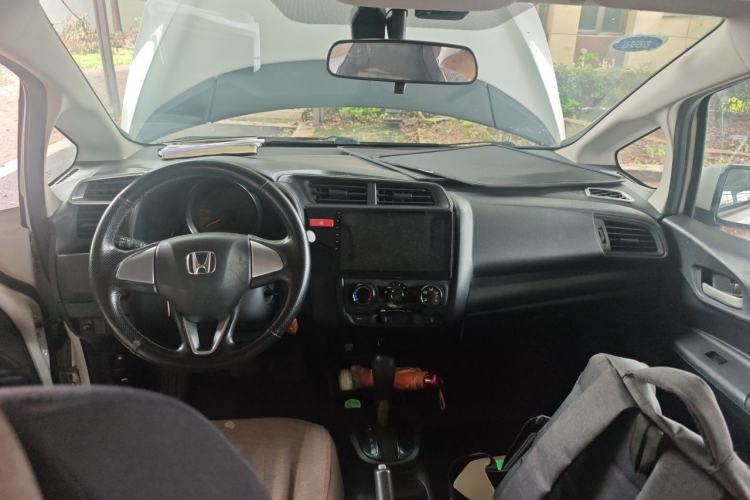 Used Honda Fit 2014 1.5L LX CVT Comfort Model Center Console
