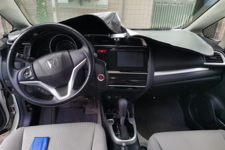 Used Honda Fit 2014 1.5L EXLI CVT Leading Model Center Console