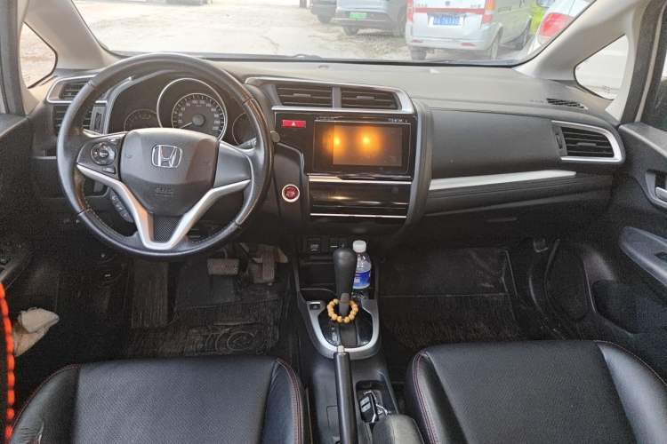 Used Honda Fit 2014 1.5L EXLI CVT Leading Model Center Console