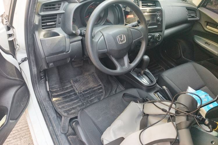 Used Honda Fit 2014 1.5L LX CVT Comfort Model Center Console