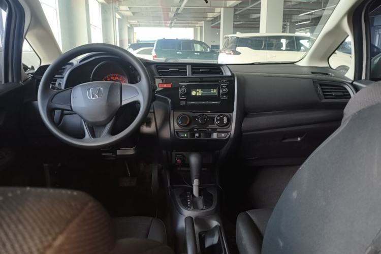 Used Honda Fit 2014 1.5L LX CVT Comfort Model Center Console