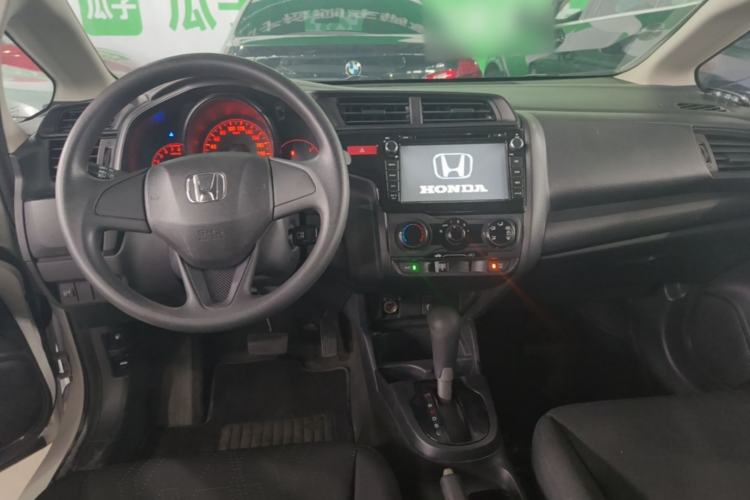Used Honda Fit 2014 1.5L LX CVT Comfort Model Center Console