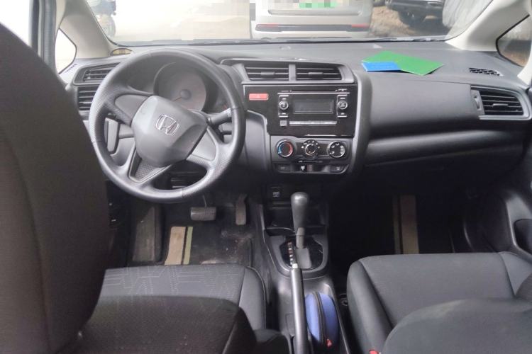 Used Honda Fit 2014 1.5L LX CVT Comfort Model Center Console