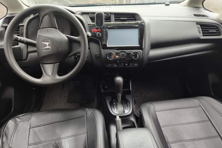 Used Honda Fit 2014 1.5L LX CVT Comfort Model Center Console