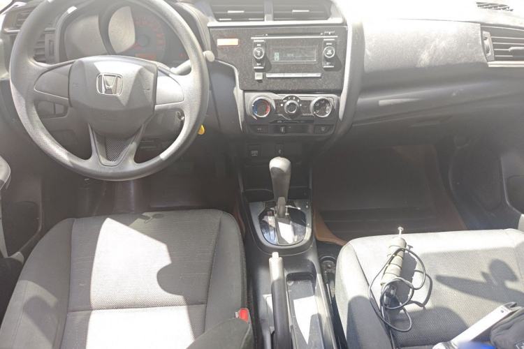 Used Honda Fit 2014 1.5L LX CVT Comfort Model Center Console