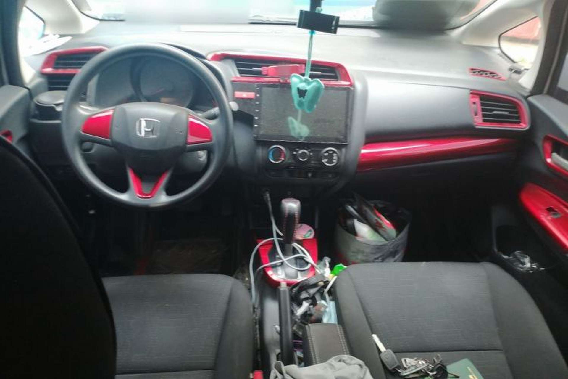 Used Honda Fit 2014 1.5L LX CVT Comfort Model Center Console