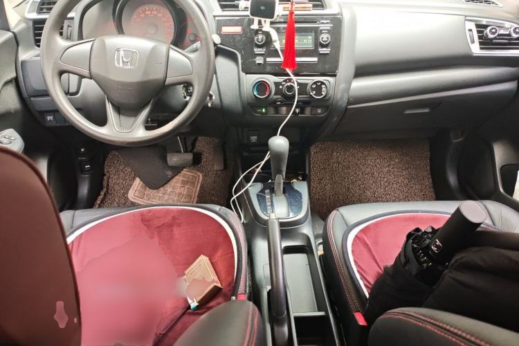 Used Honda Fit 2014 1.5L LX CVT Comfort Model Center Console