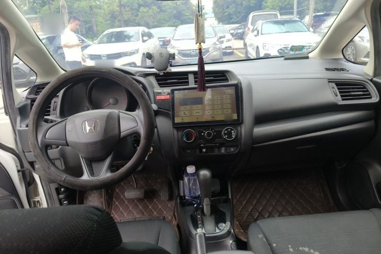 Used Honda Fit 2014 1.5L LX CVT Comfort Model Center Console