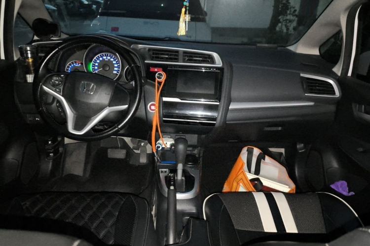 Used Honda Fit 2014 1.5L EXLI CVT Leading Model Center Console