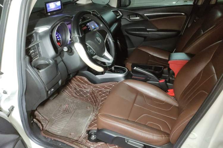 Used Honda Fit 2014 1.5L SE CVT Fashion Model Driver Seat