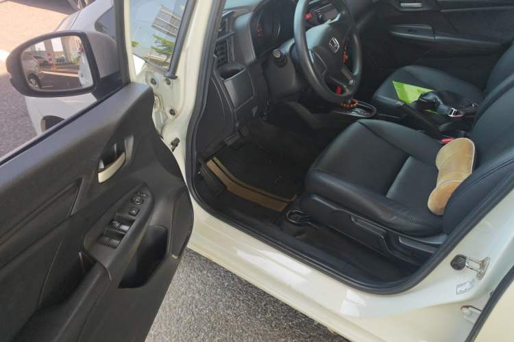 Used Honda Fit 2014 1.5L LX CVT Comfort Model Driver Seat