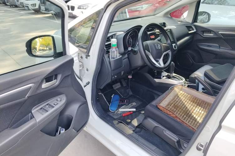Used Honda Fit 2014 1.5L SE CVT Fashion Model Driver Seat