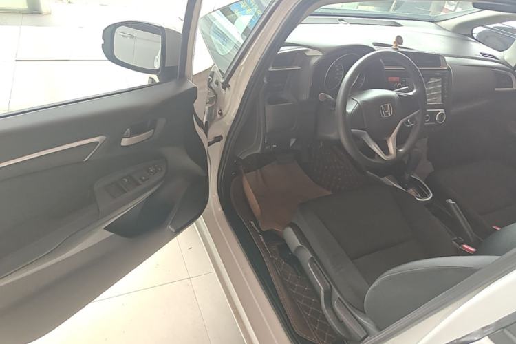 Used Honda Fit 2014 1.5L SE CVT Fashion Model Driver Seat