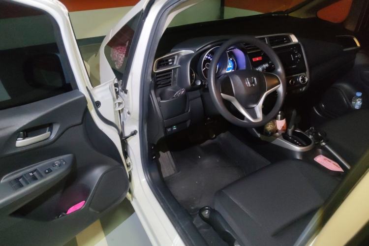 Used Honda Fit 2014 1.5L SE CVT Fashion Model Driver Seat