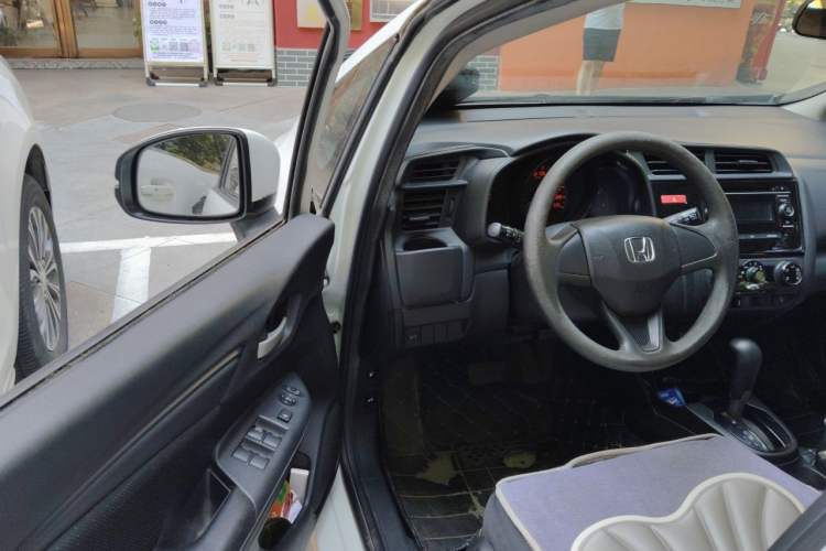 Used Honda Fit 2014 1.5L LX CVT Comfort Model Driver Seat