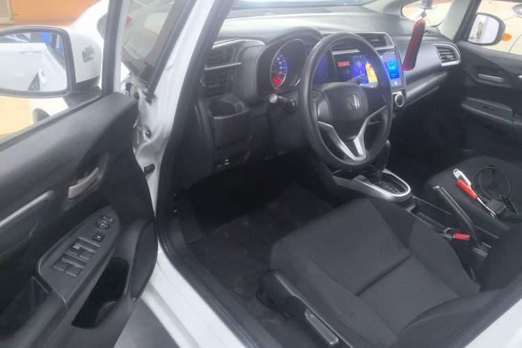 Used Honda Fit 2014 1.5L SE CVT Fashion Model Driver Seat
