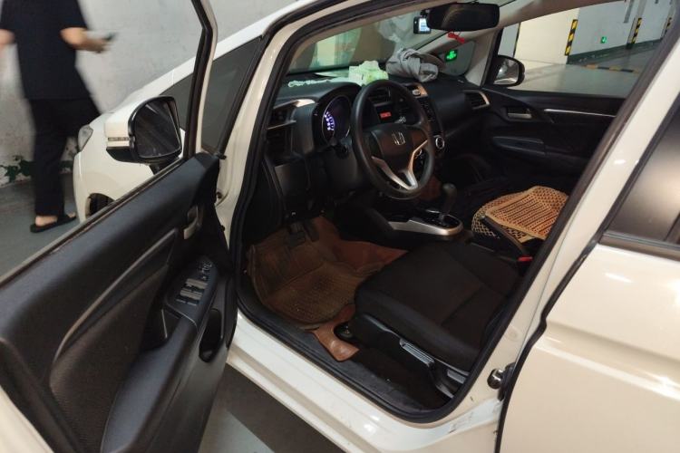 Used Honda Fit 2014 1.5L SE CVT Fashion Model Driver Seat
