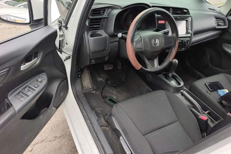 Used Honda Fit 2014 1.5L LX CVT Comfort Model Driver Seat