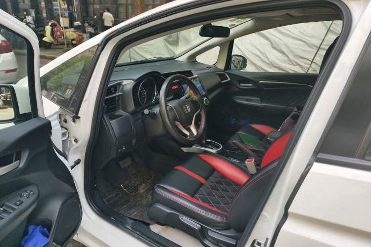 Used Honda Fit 2014 1.5L EX CVT Elite Model Driver Seat